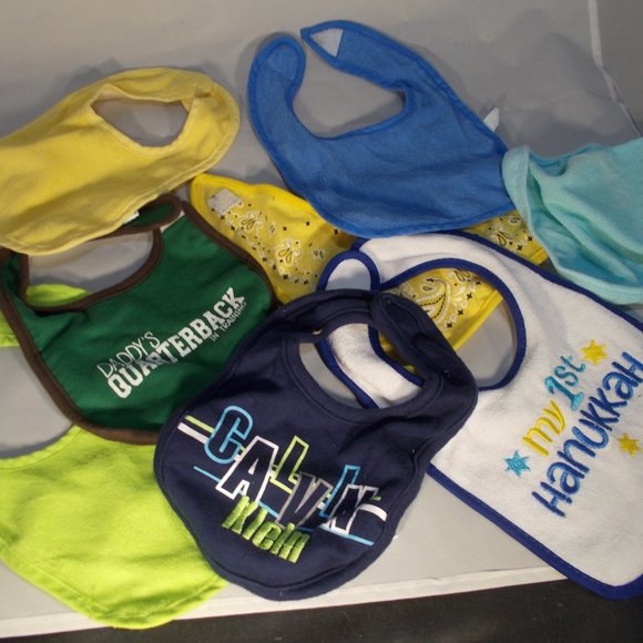 EUC, 7 washable baby cloth bibs and 1 wash cloth - Picture 2 of 2